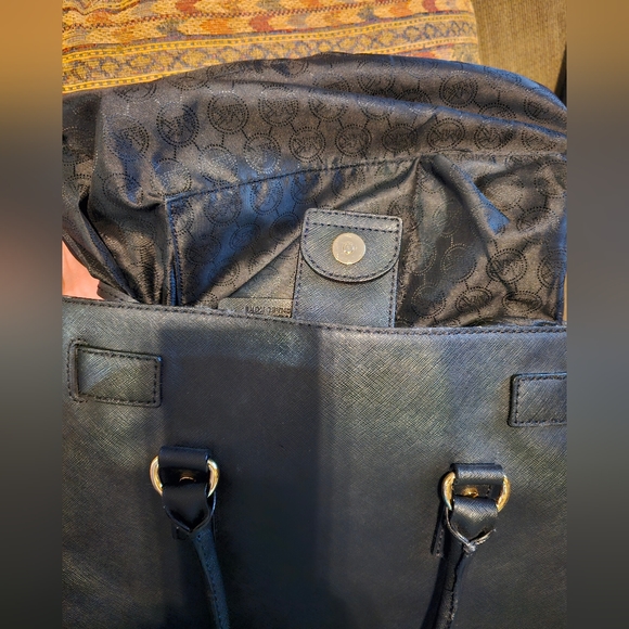 Michael Kors Hamilton Extra Large Saffiano leather EUC - Picture 11 of 16